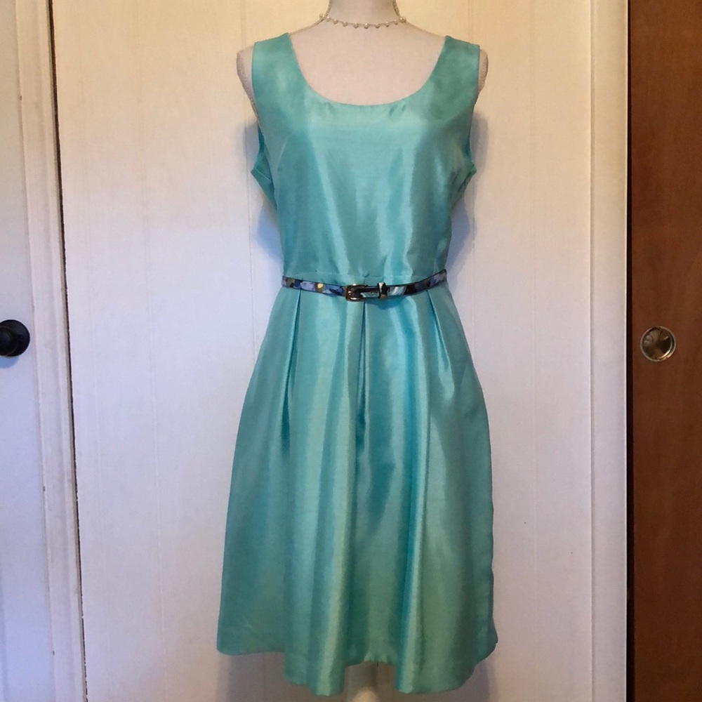 Gorgeous Pinup-Style Cocktail Dress B1